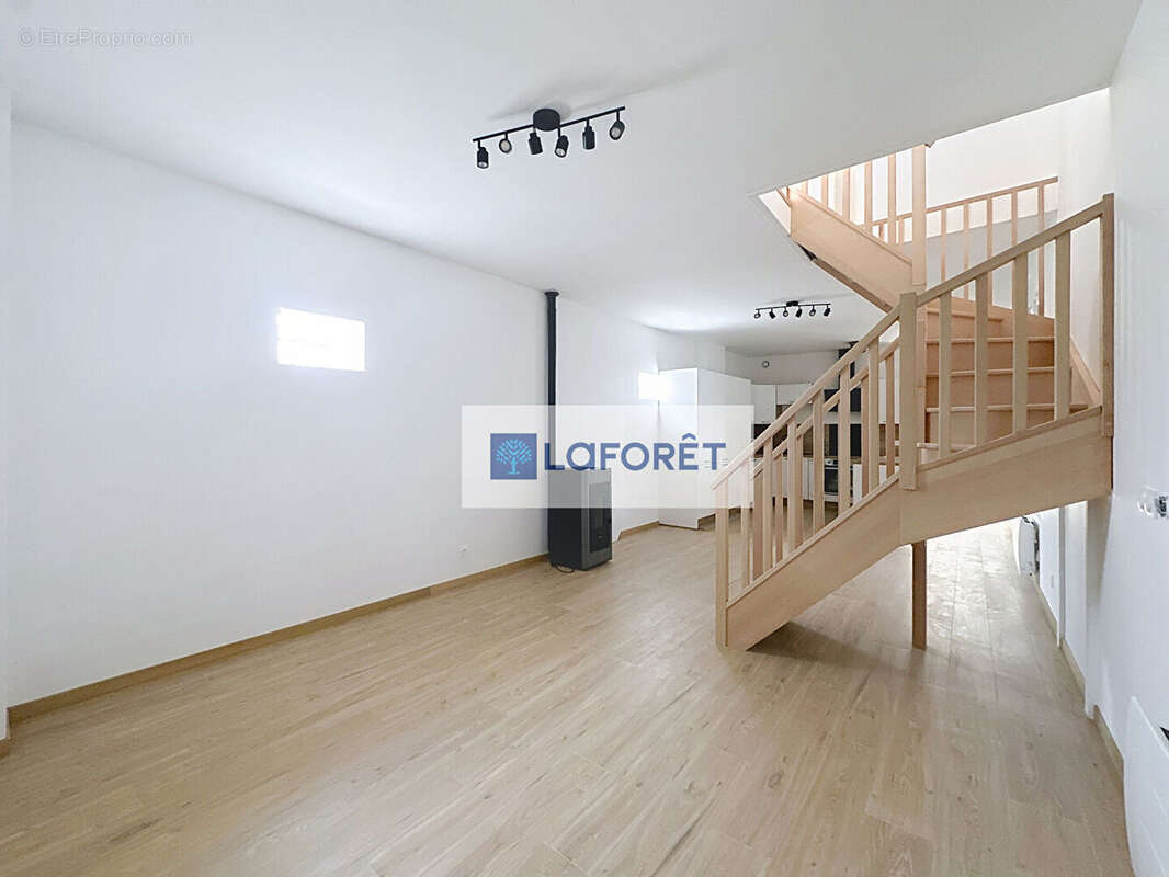 Appartement à SARTROUVILLE