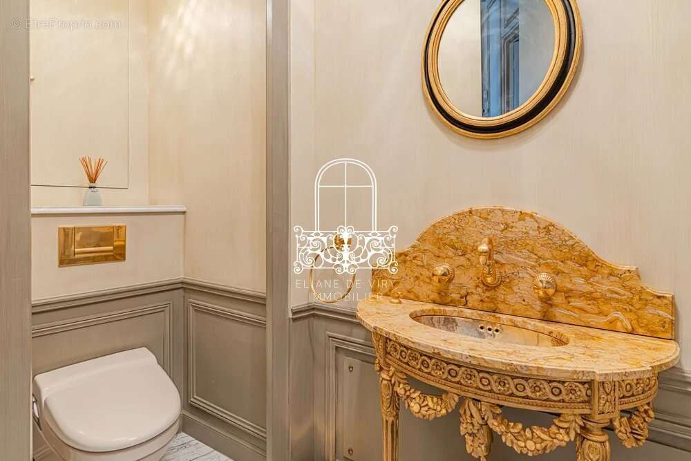 Appartement à PARIS-16E