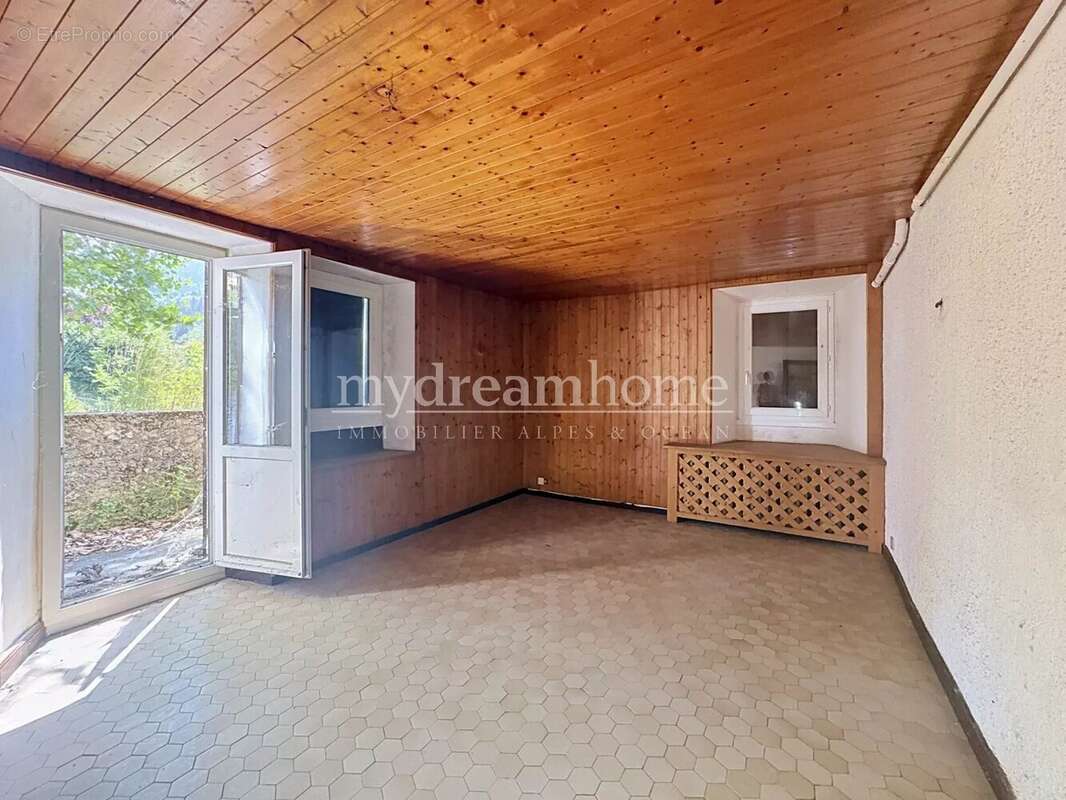 Immeuble de  4 appartements de 2 chambres - Flumet (73590) - photo 5