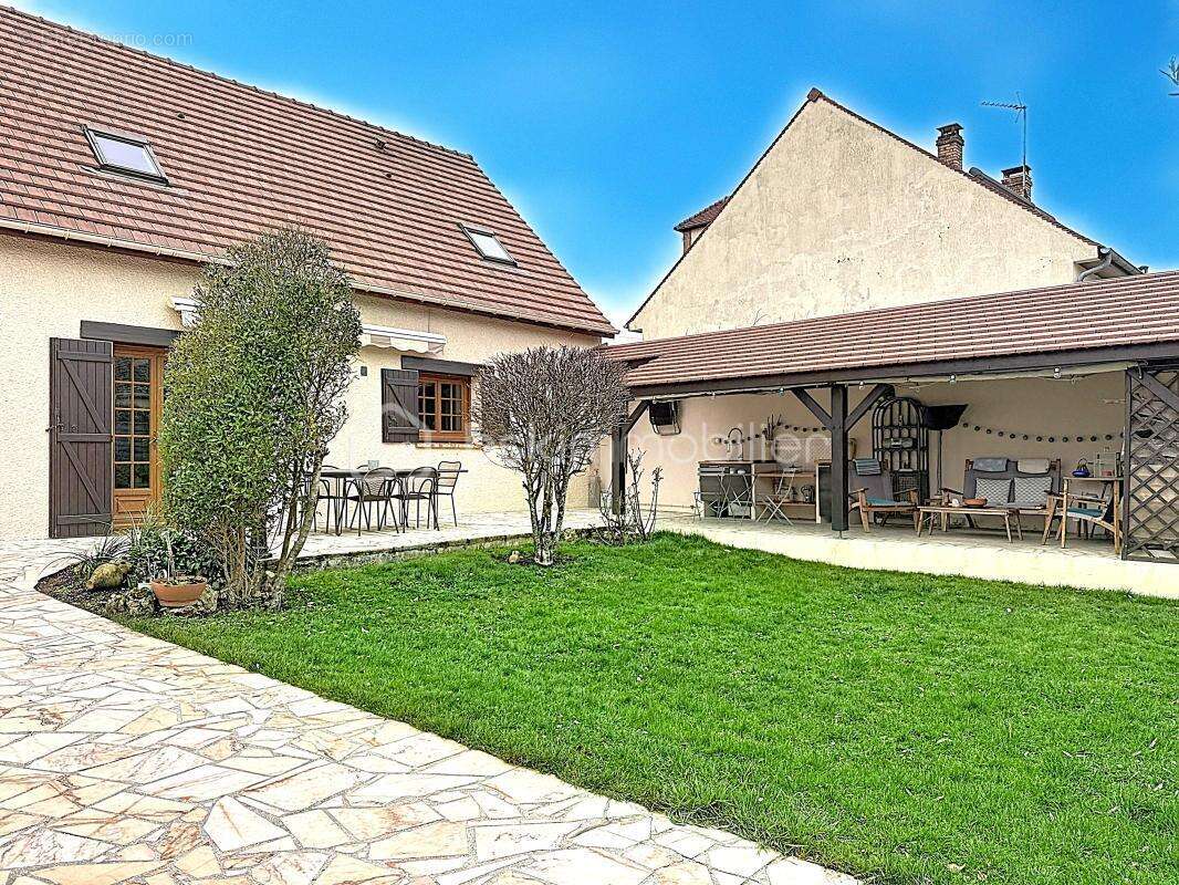 Maison à OZOIR-LA-FERRIERE