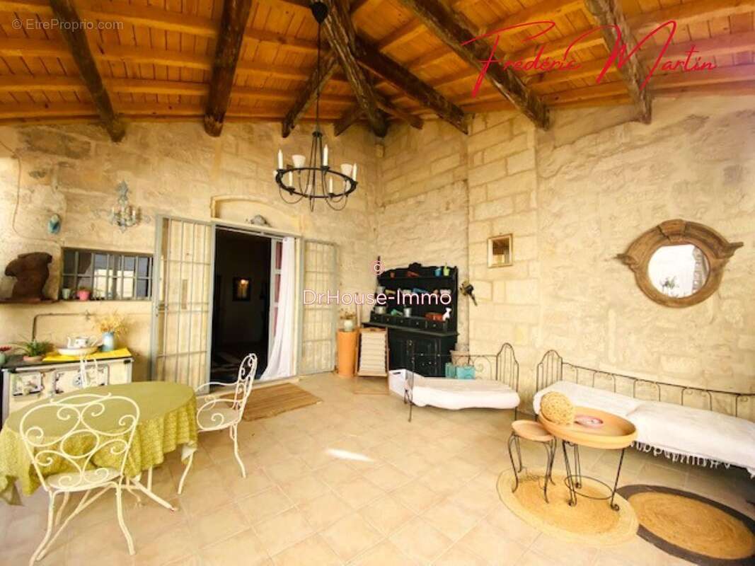 Maison 118 m² à Uzes  - photo 4
