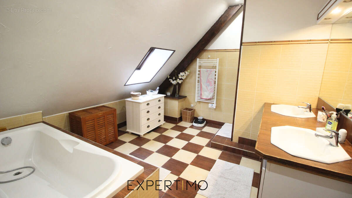 Maison à VILLECRESNES