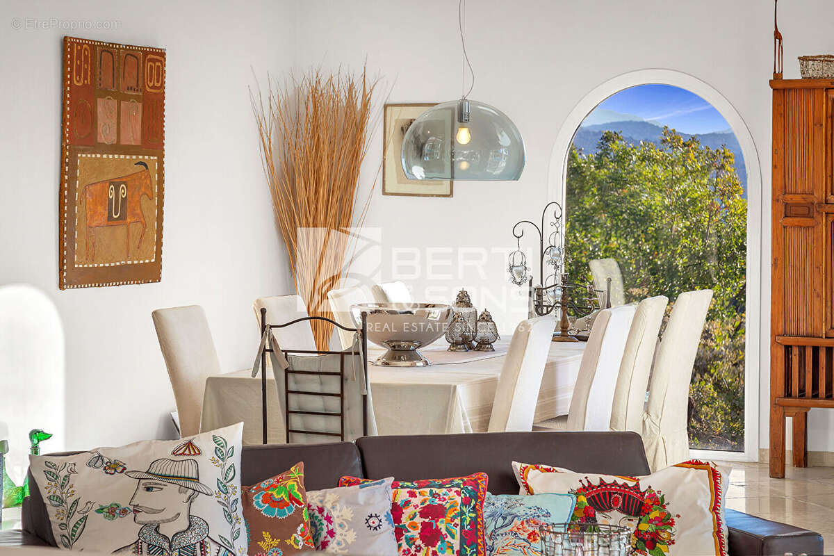 Maison à MOUANS-SARTOUX