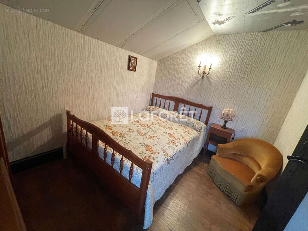 Maison à CAHUZAC-SUR-VERE