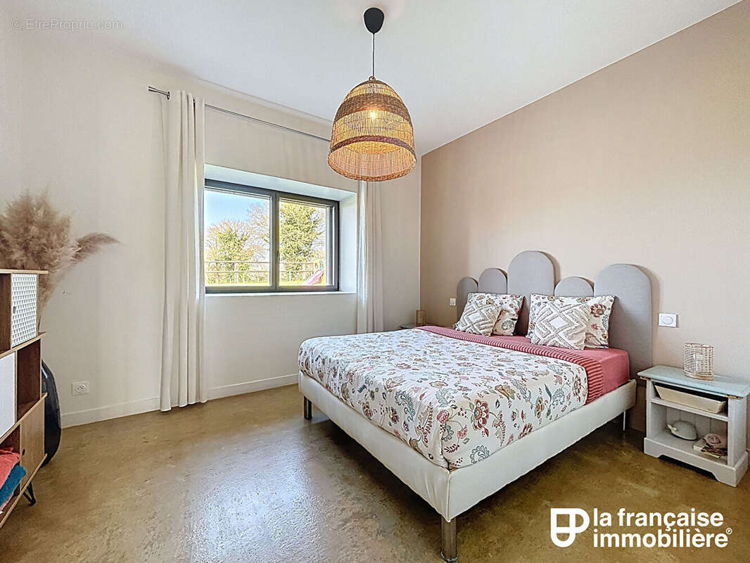 Maison à VEZIN-LE-COQUET