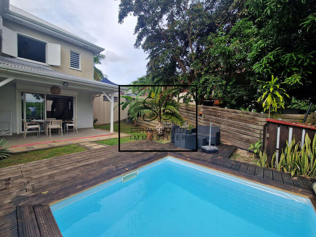 Appartement à LE ROBERT