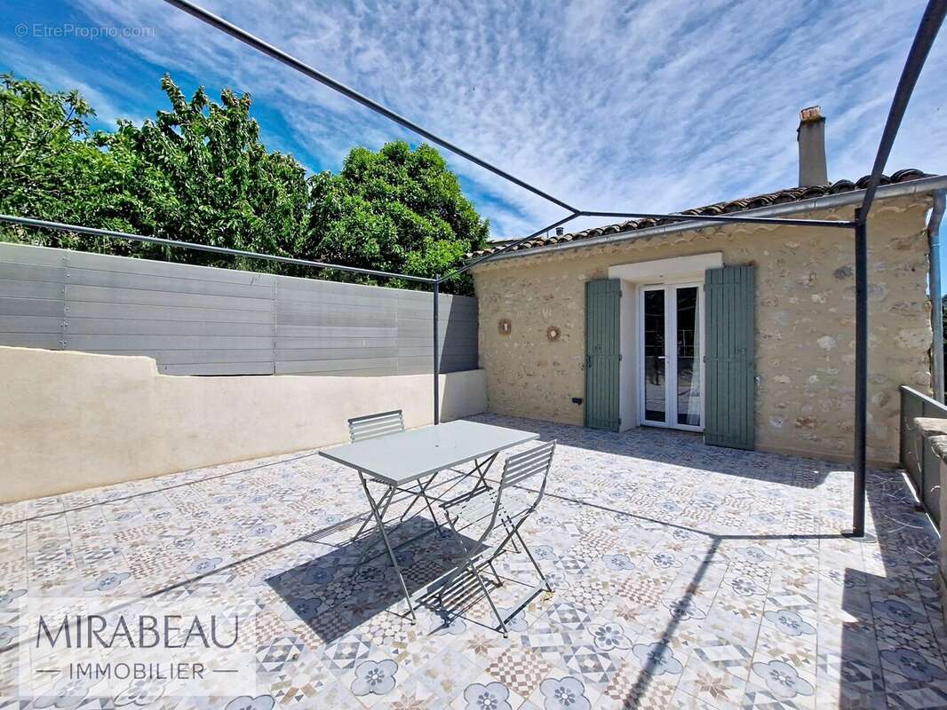 Maison à MIRABEAU