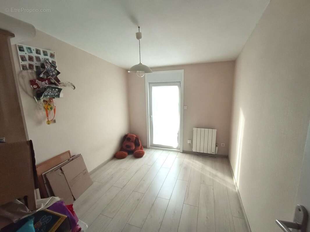 Maison à NEUVILLE-EN-FERRAIN