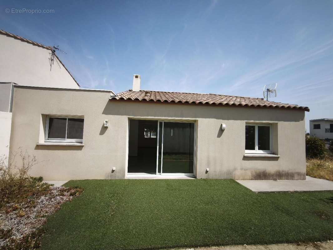 Narbonne - Villa plain  pied de type 4 (construction 2015) avec garage et parking - photo 9