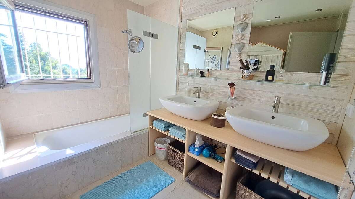 Appartement à MEYLAN