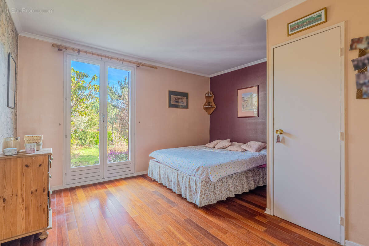 Maison à LA TOUR-DE-SALVAGNY