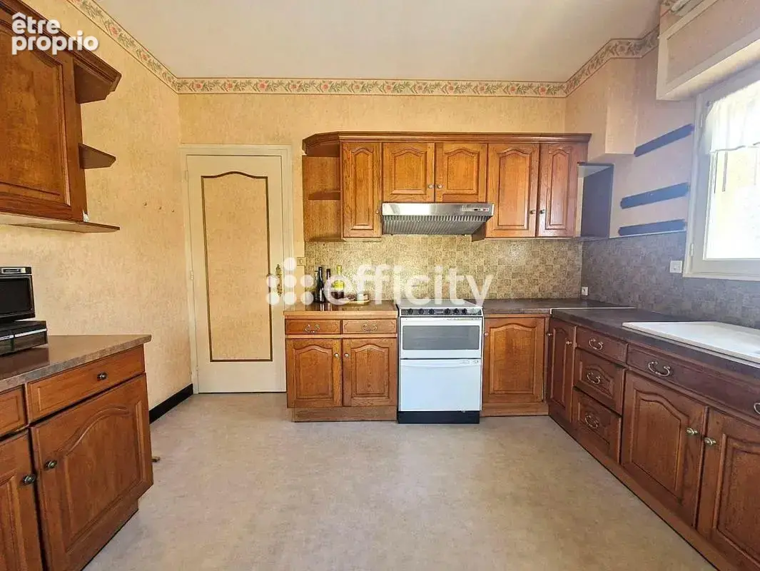 Maison 188 m² à Saint-Georges-De-Didonne  - photo 2