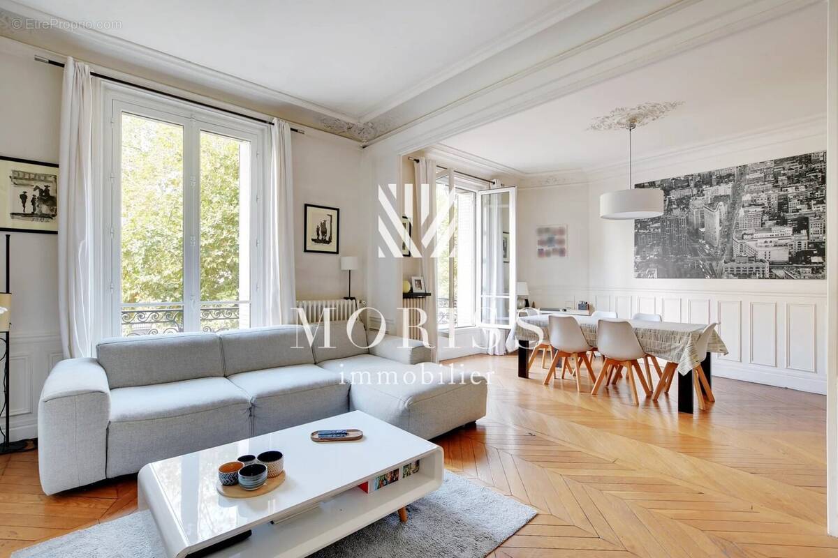 Appartement à PARIS-16E