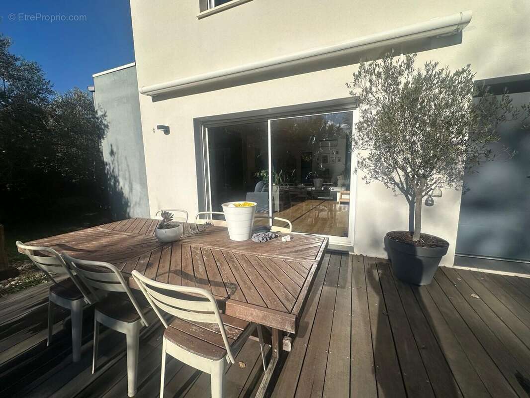 Maison à SAINT-JEAN-DE-CORNIES