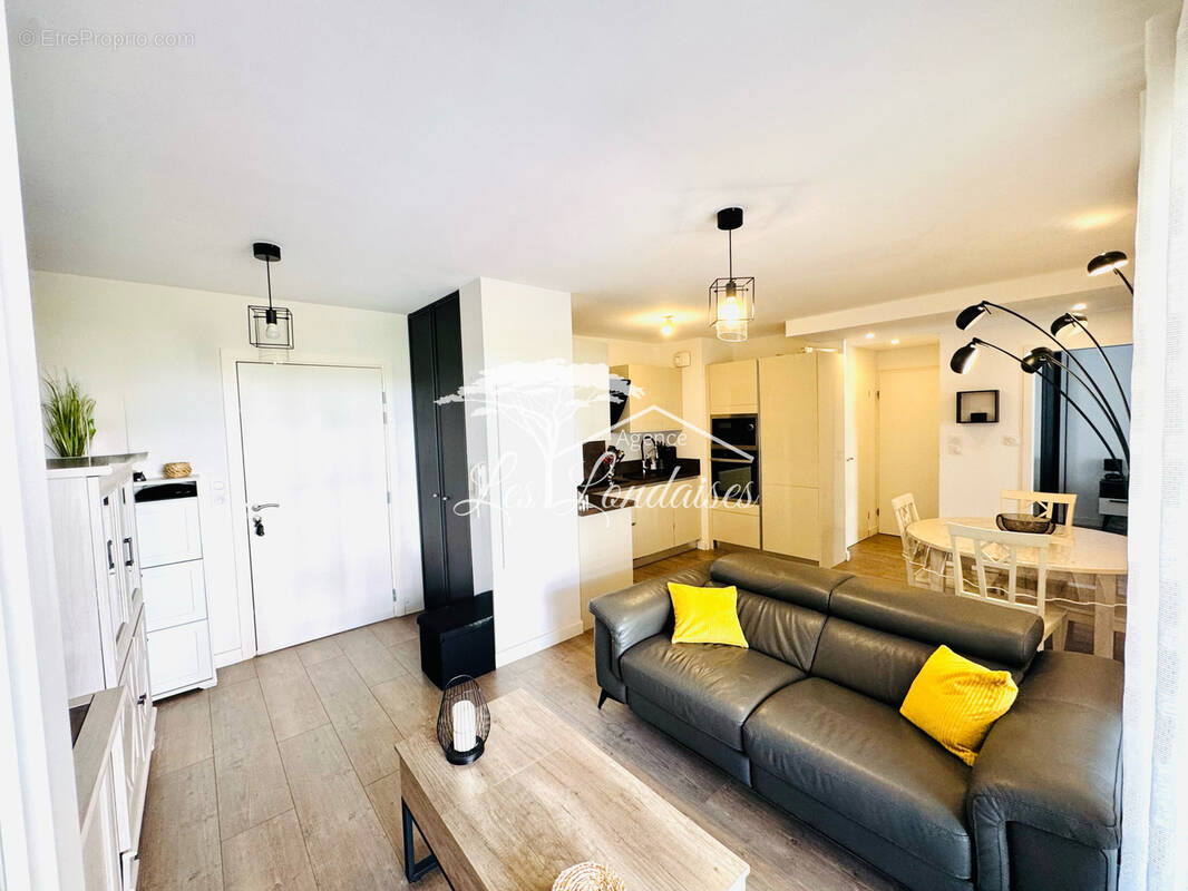 Appartement à LA LONDE-LES-MAURES