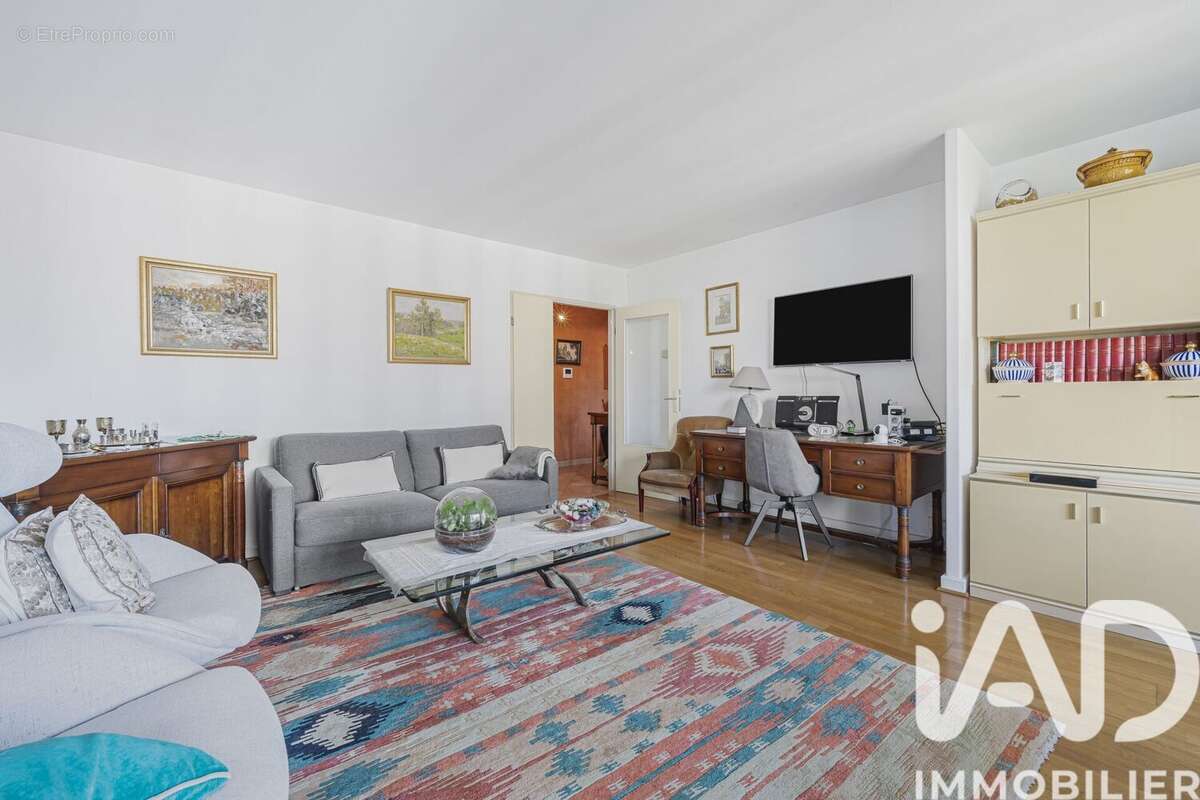 Photo 2 - Appartement à SURESNES