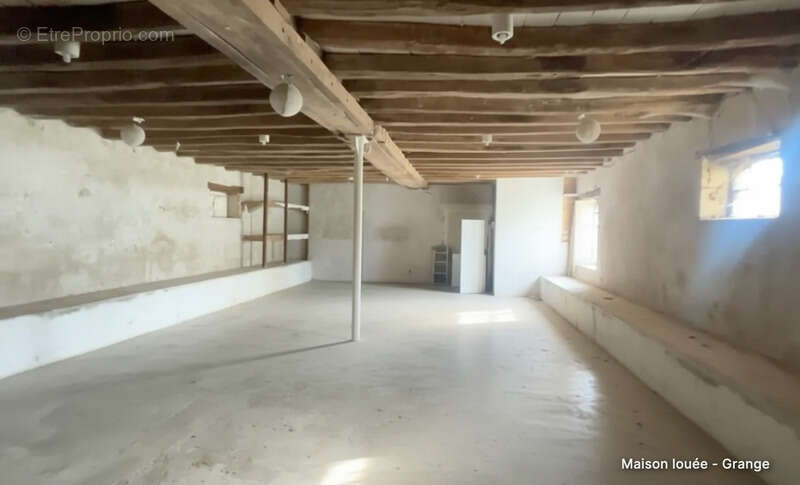 Ensemble immobilier 410 m2 + 470 m2 dépendances 2 maisons 1 appartement à varennes les narcy (58) proche la charite sur loire, p - photo 19