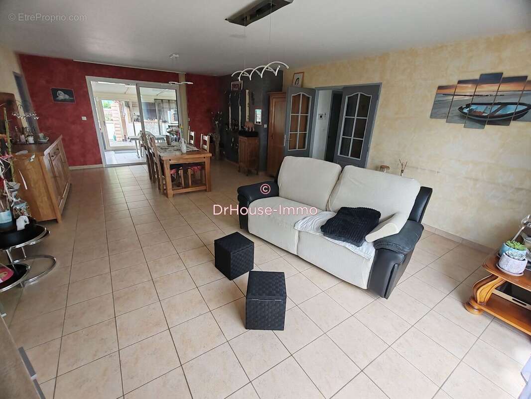 Maison 159 m² à Dange-Saint-Romain  - photo 21