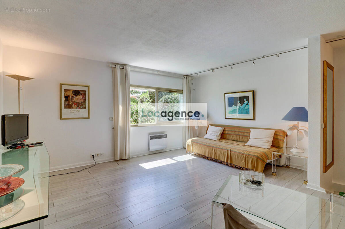 Appartement à MANDELIEU-LA-NAPOULE