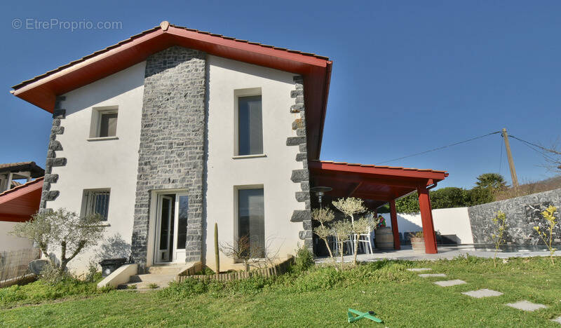 Maison à SAINT-PEE-SUR-NIVELLE
