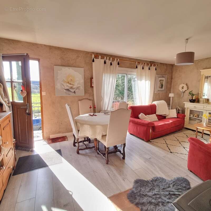 Maison à MONTGIVRAY