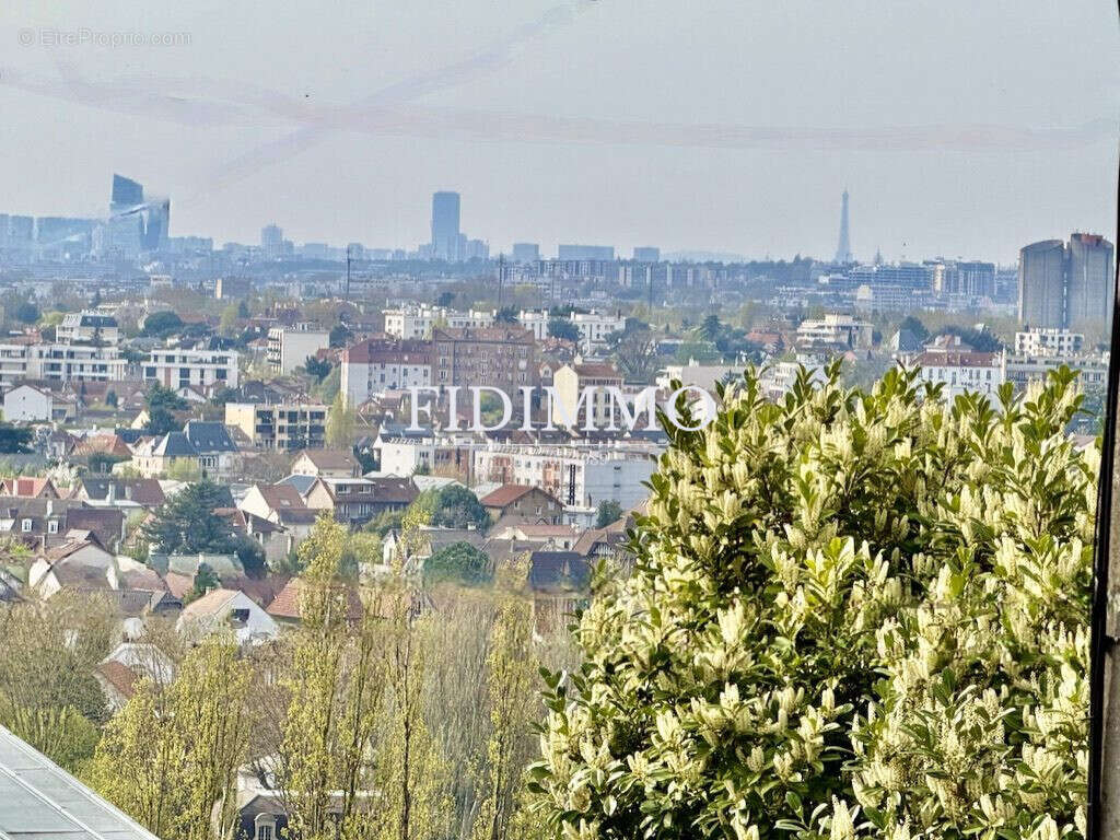 Terrain à CHENNEVIERES-SUR-MARNE