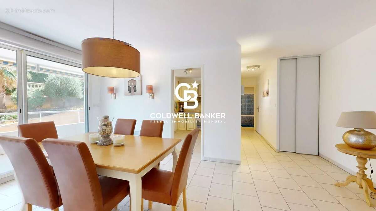 Spacieux appartement avec terrasses et double garage, à deux pas du port et des plages - photo 2