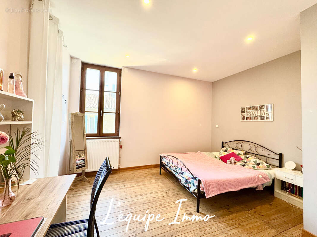 Maison de village rénovée du XIXe siècle avec grands volumes et potentiel d’aménagement à Solomiac - photo 8