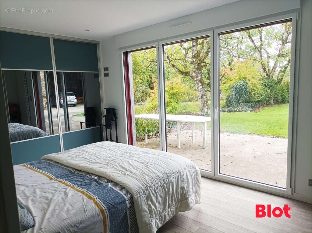 Maison à VAL-D&#039;IZE