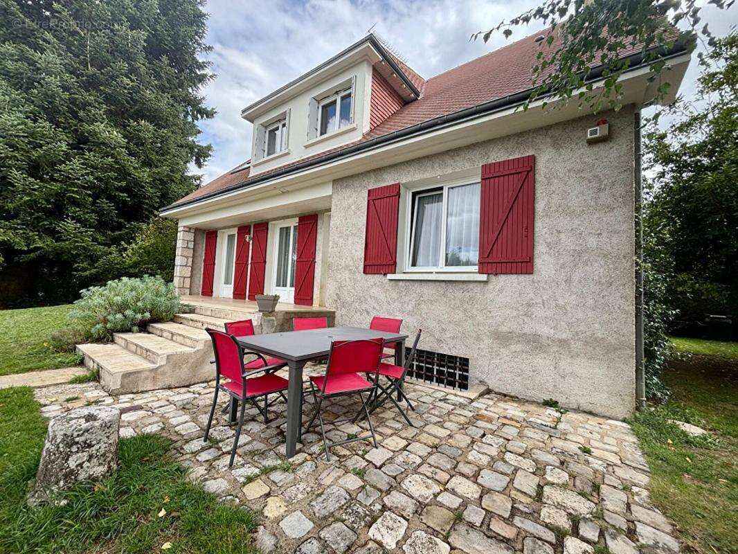 Maison à SAINT-SULPICE-DE-POMMERAY