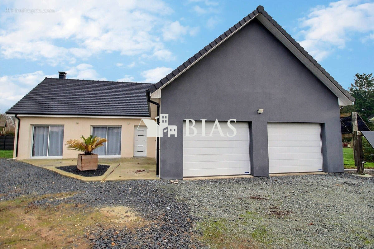 Maison à VIEUX-MANOIR