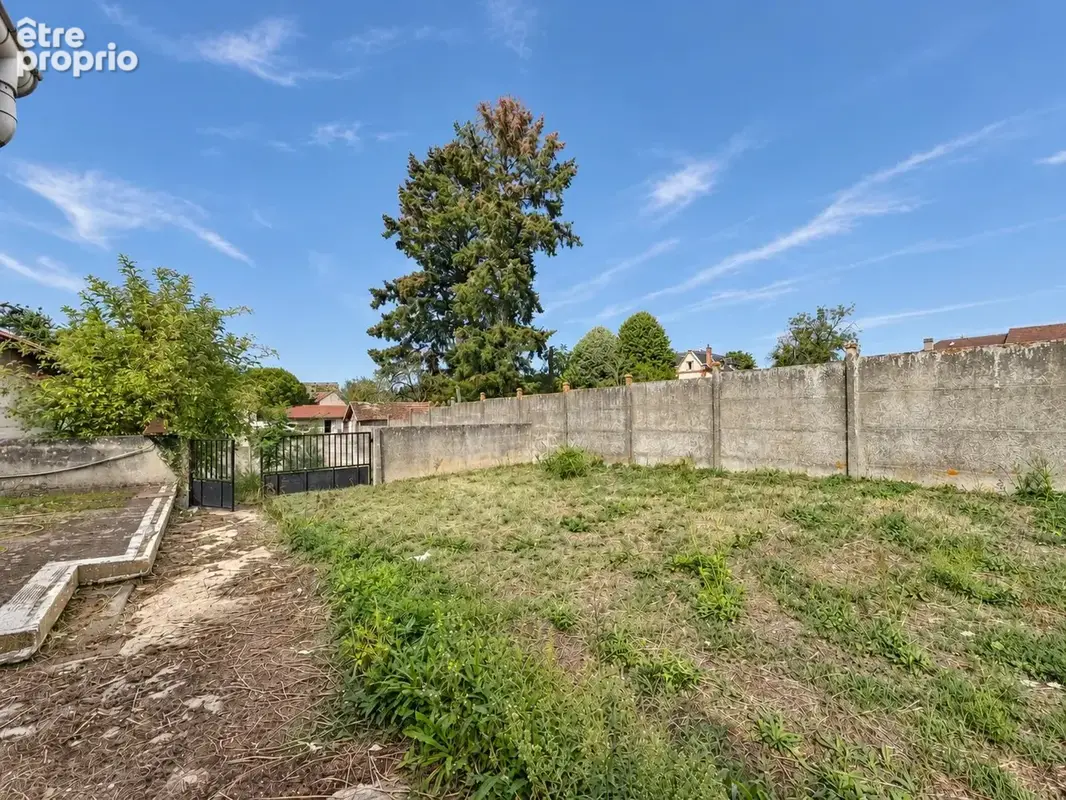 Ancienne discothèque à réinventer – Grande salle de 255 m², appartement et jardin à Varennes-sur-Allier - photo 12