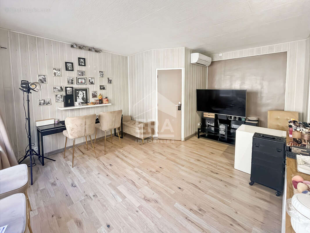 Appartement à MARSEILLE-4E