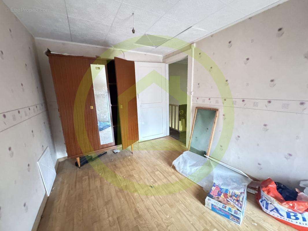 Maison à MAULDE