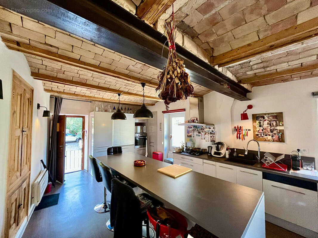 Maison à LA GARDE-ADHEMAR