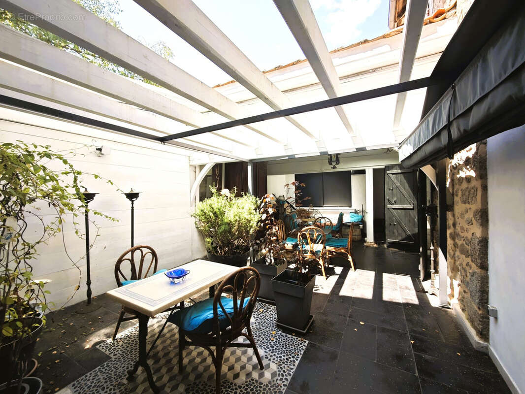 Commerce à SAINT-ESTEPHE