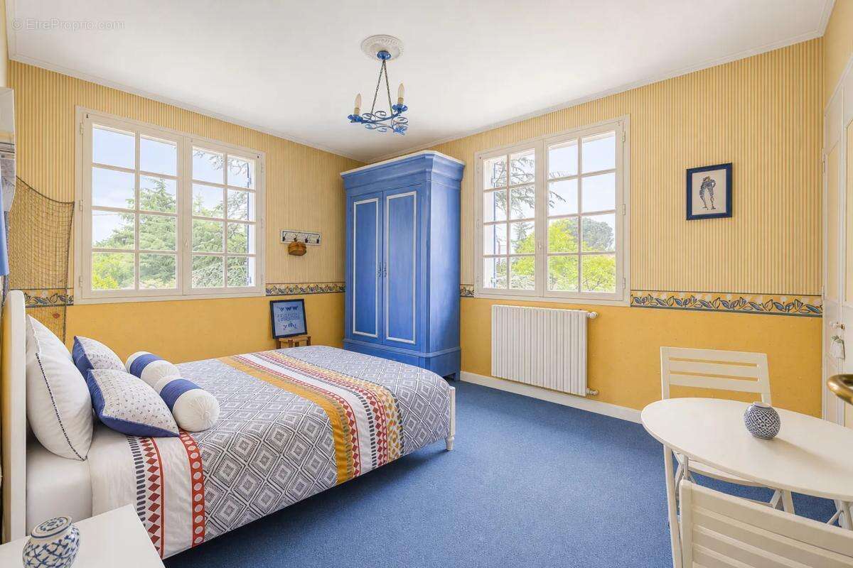 Maison à COUTRAS
