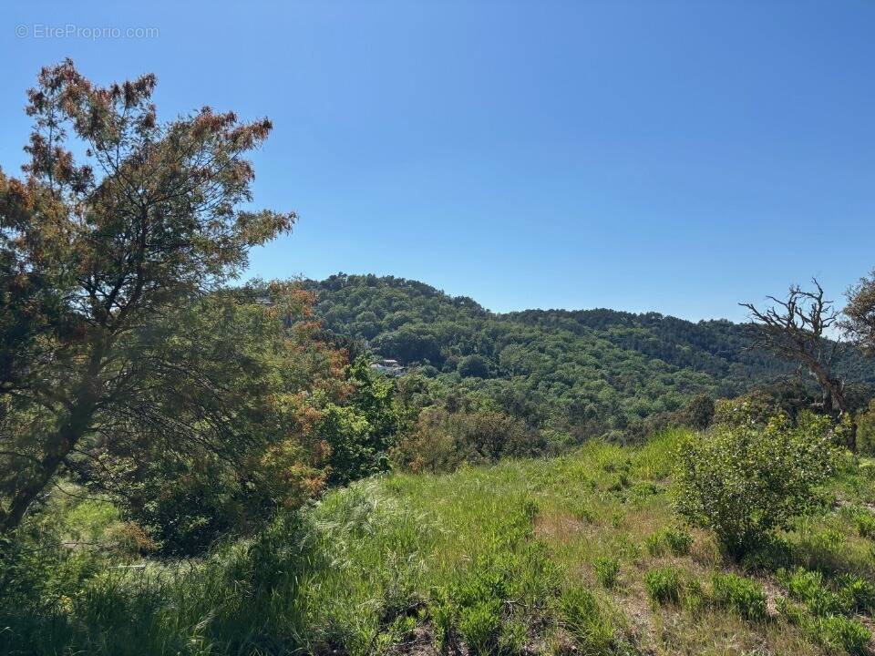 Terrain à LES ADRETS-DE-L'ESTEREL