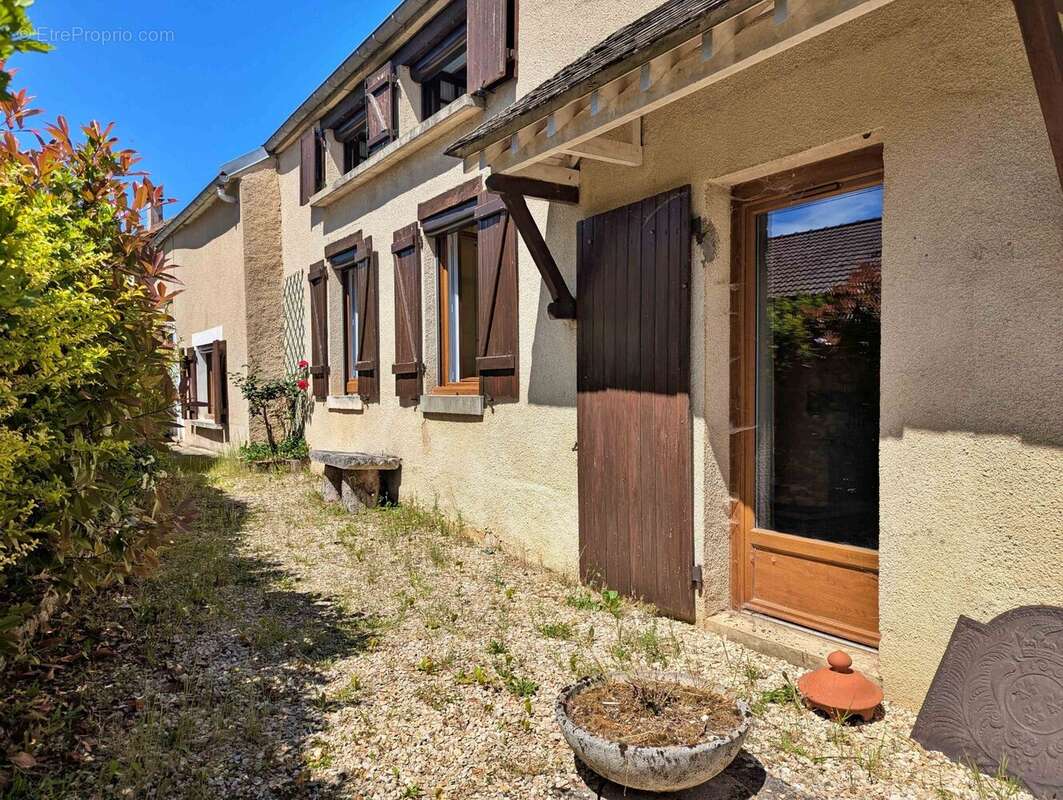 Maison ancienne à vendre sud Auxerre - Maison à MOUFFY