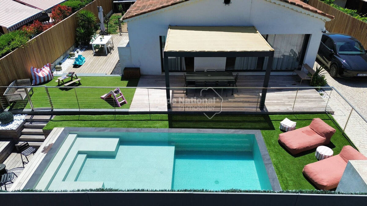 Maison à MANDELIEU-LA-NAPOULE