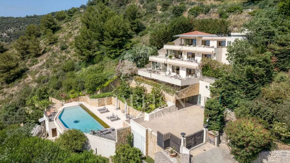 Maison à EZE