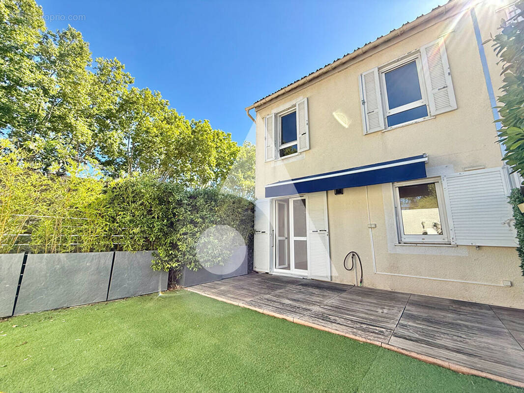 Maison à LE THOLONET