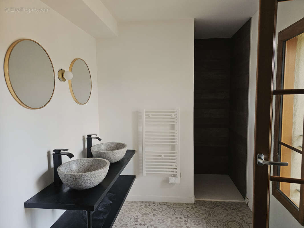 Appartement à ROGNES