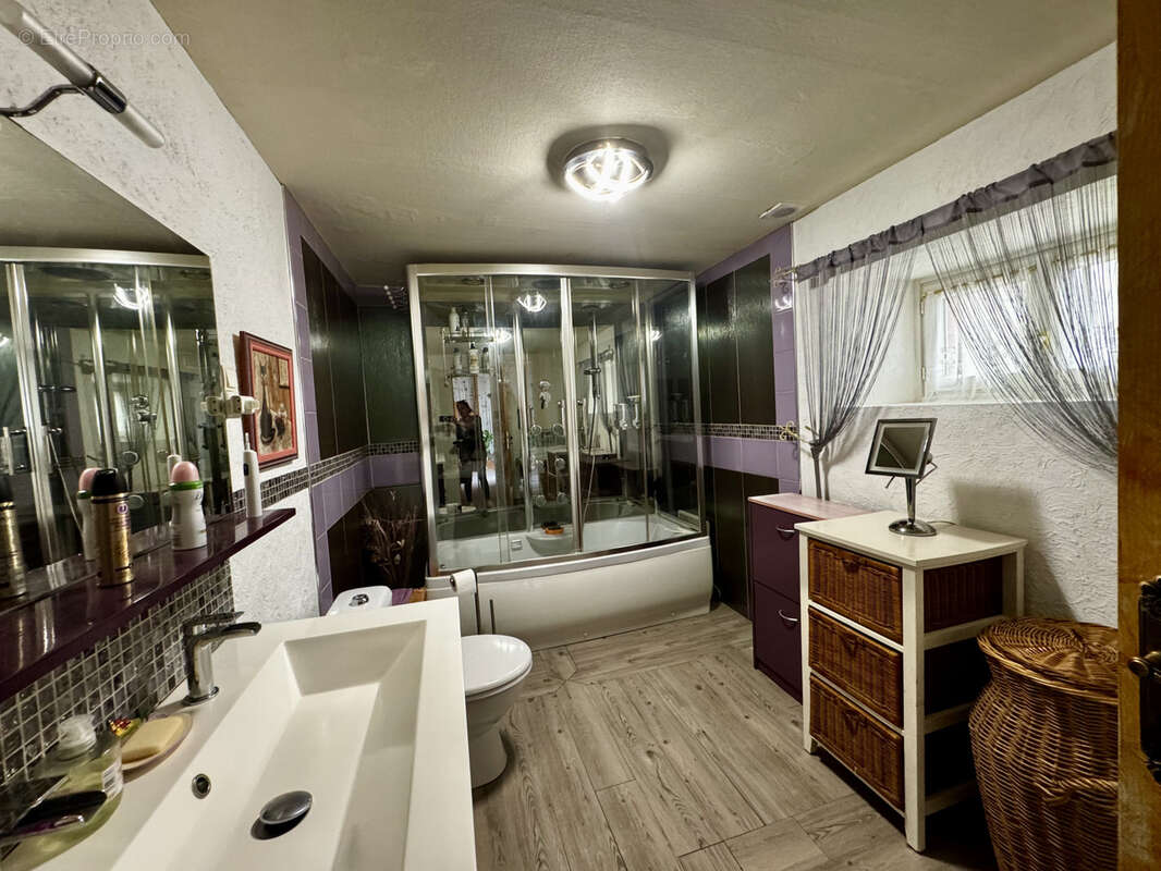 Maison à FAVERELLES