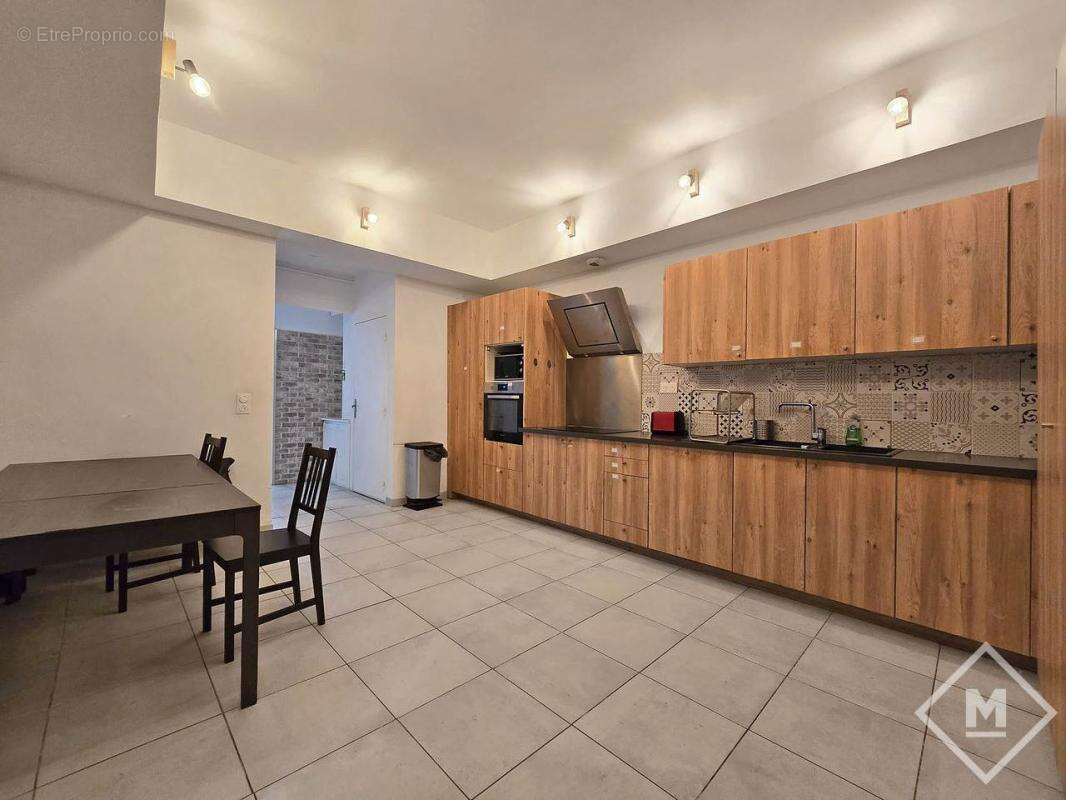 Appartement à MARSEILLE-6E