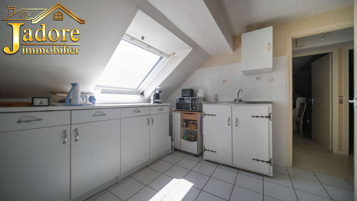Immeuble + garages cadre nature !! - photo 12