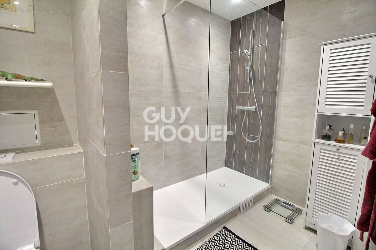 Chaville rive droite, un appartement 5  pièces  de 127 m² - photo 7