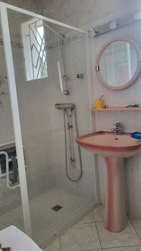 Maison à LA CHAPELLE-DE-GUINCHAY