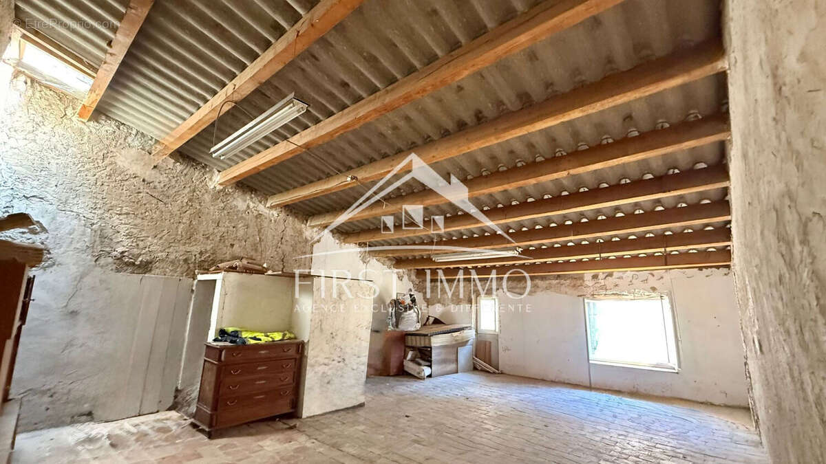 Velaux Centre - Maison de village T4 - Fort potentiel - photo 7