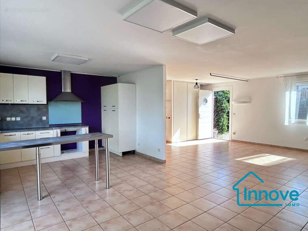 Maison à MONTBARTIER